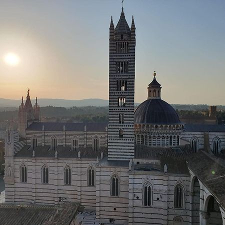 Loft Vicolo Di Vallepiatta 2 Min Piazza Del Campo Con Parcheggio Siena Esterno foto