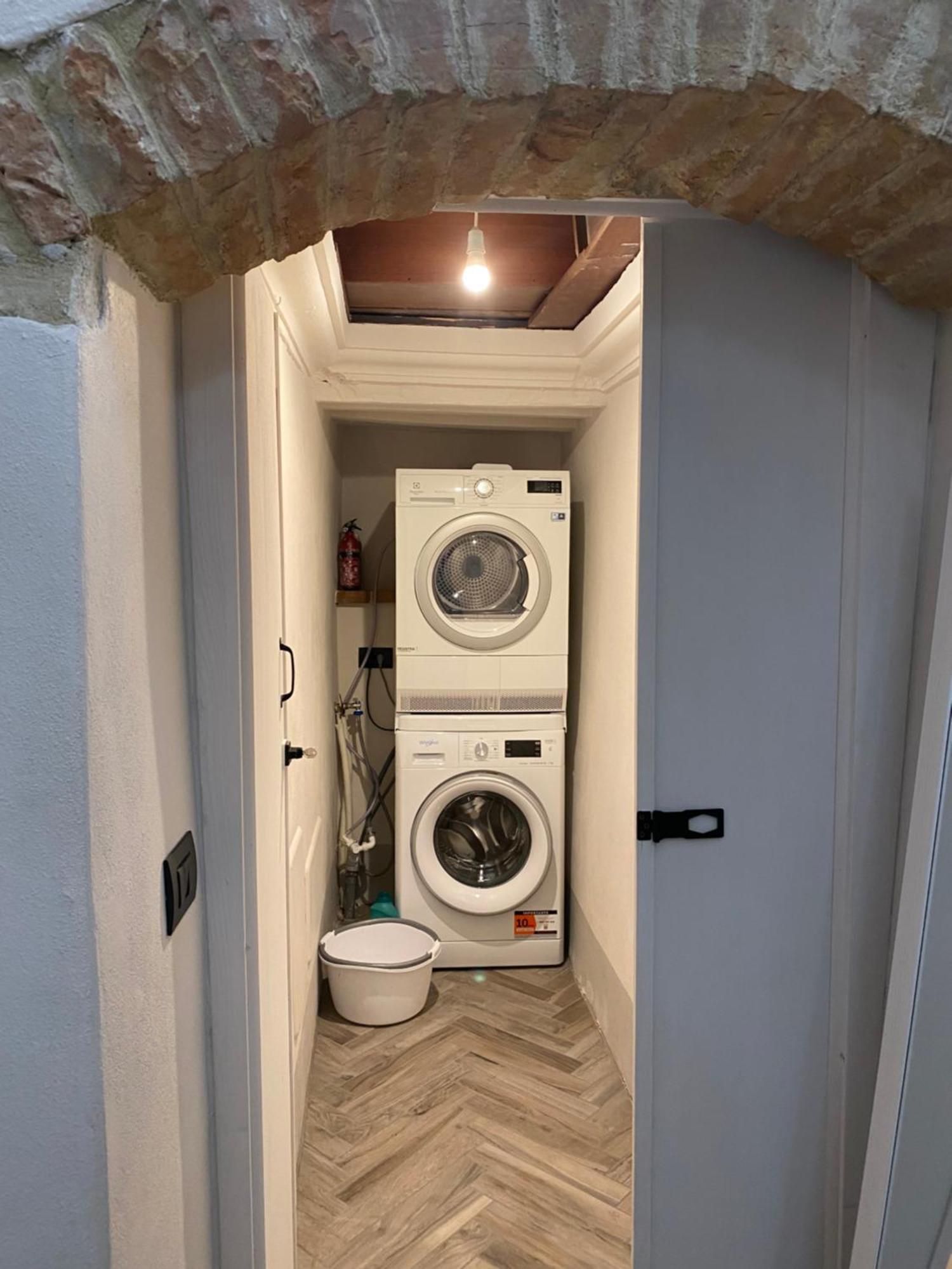 Loft Vicolo Di Vallepiatta 2 Min Piazza Del Campo Con Parcheggio Siena Esterno foto