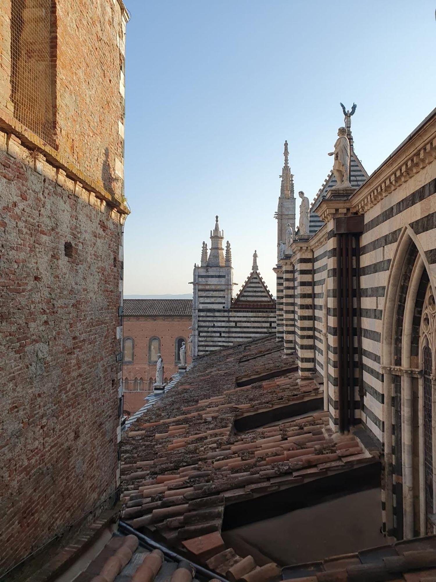 Loft Vicolo Di Vallepiatta 2 Min Piazza Del Campo Con Parcheggio Siena Esterno foto